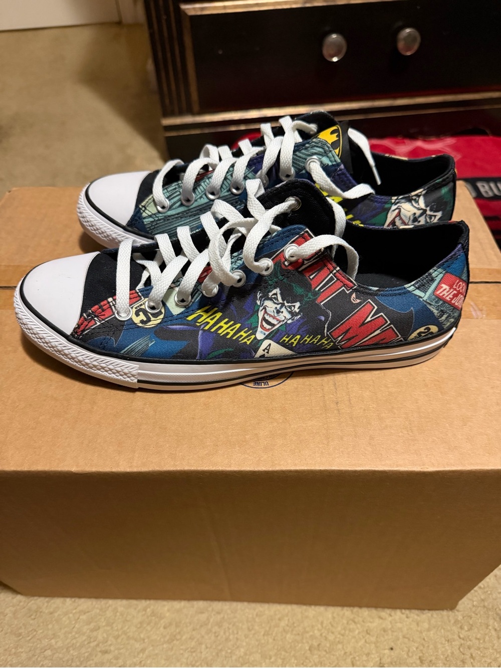 Chuck Taylor All Star Low Batman/Joker 80th Anniversary DC Comics